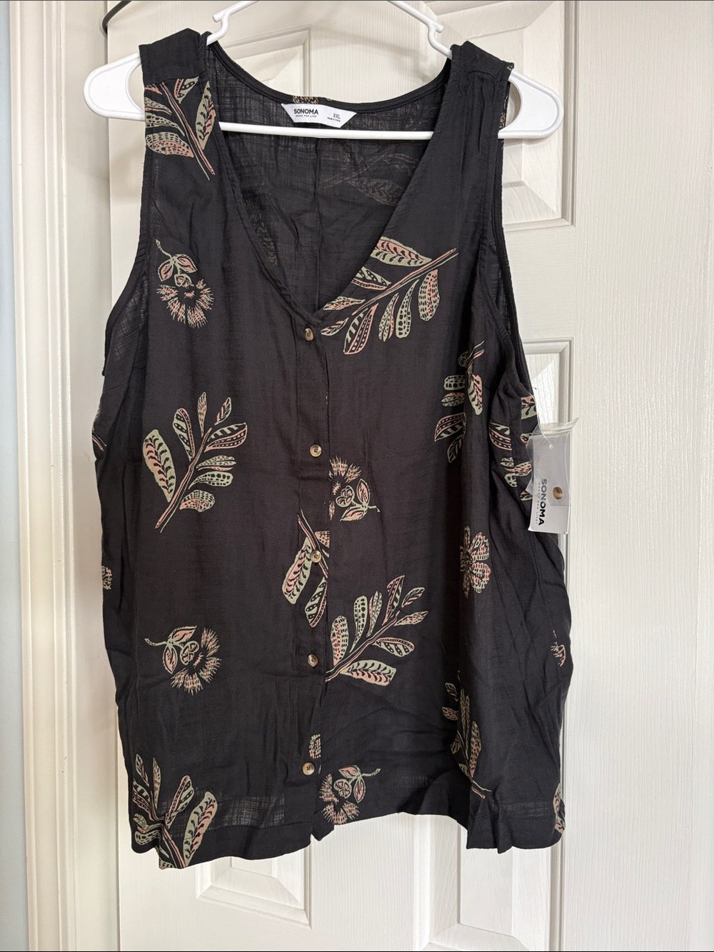 Sonoma Black Floral Button-Front Sleeveless Camisole